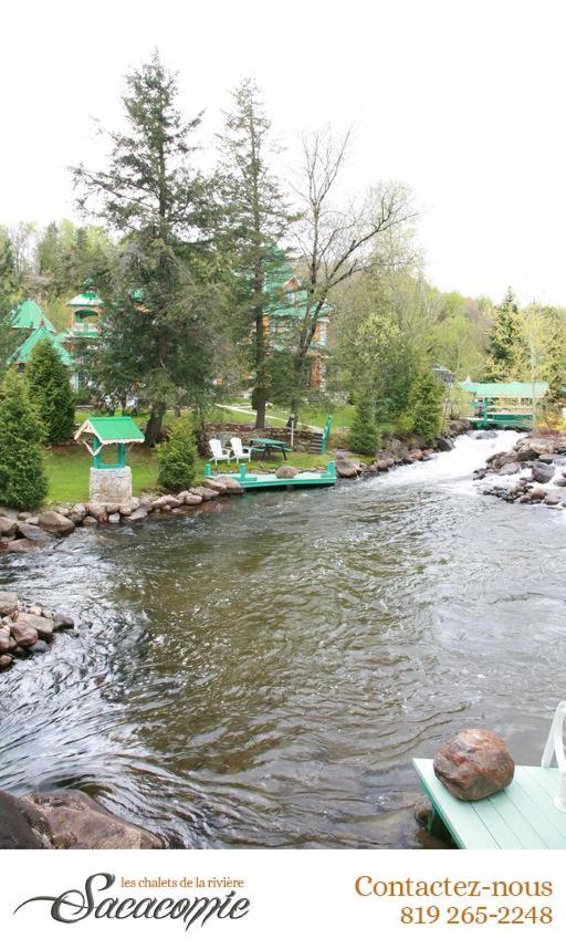 فيلا بلدية سان ألكسيس دي مونتفي Chalets De La Riviere Sacacomie المظهر الخارجي الصورة