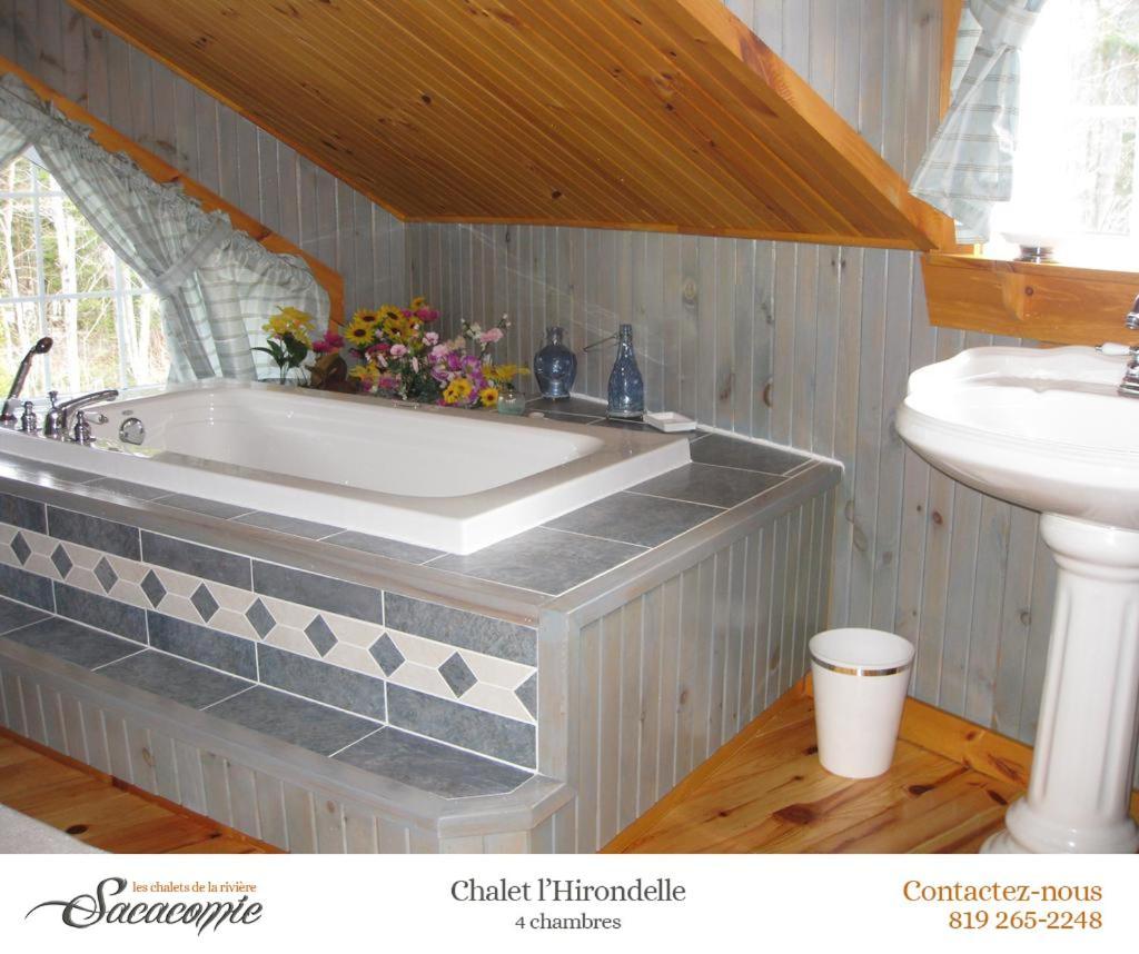 فيلا بلدية سان ألكسيس دي مونتفي Chalets De La Riviere Sacacomie المظهر الخارجي الصورة