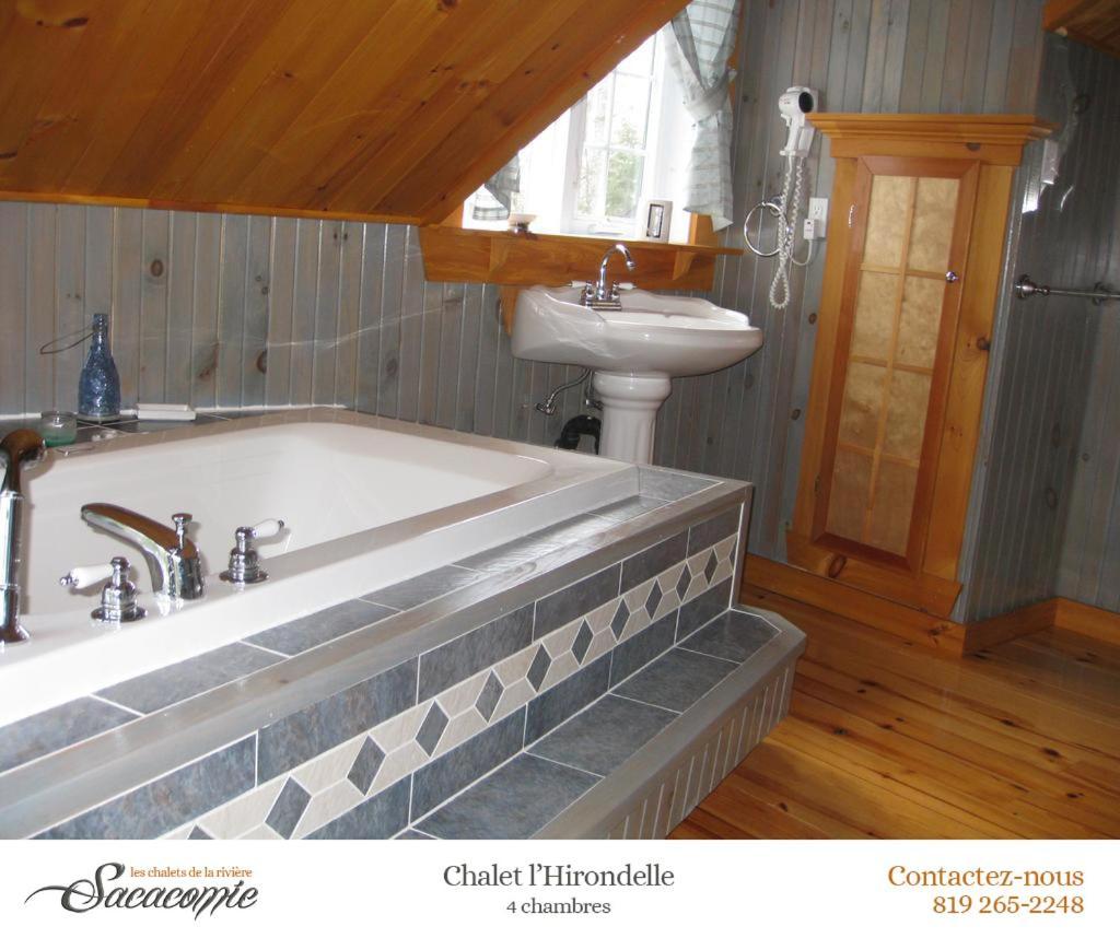 فيلا بلدية سان ألكسيس دي مونتفي Chalets De La Riviere Sacacomie المظهر الخارجي الصورة