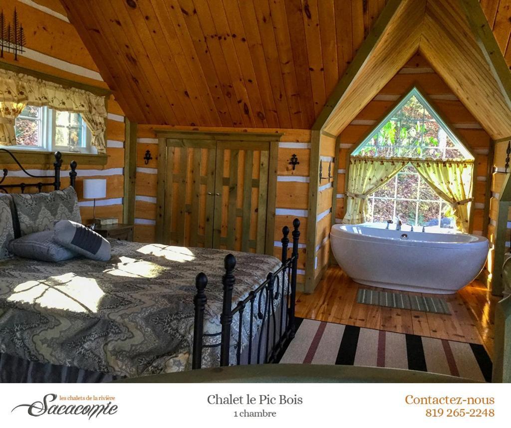 فيلا بلدية سان ألكسيس دي مونتفي Chalets De La Riviere Sacacomie المظهر الخارجي الصورة